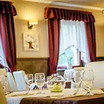 Corvin And Restaurant 3*