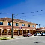 Penzión pre hostí Corvin And Restaurant Velky Meder