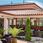 Corvin And Restaurant