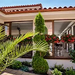 Guest house Corvin And Restaurant 3*