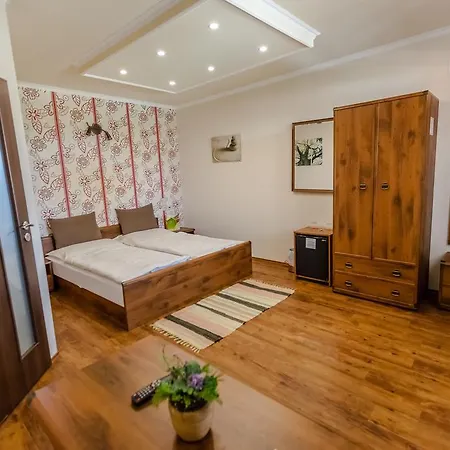 Corvin And Restaurant