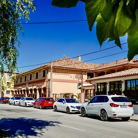 בית הארחה Corvin And Restaurant 3*