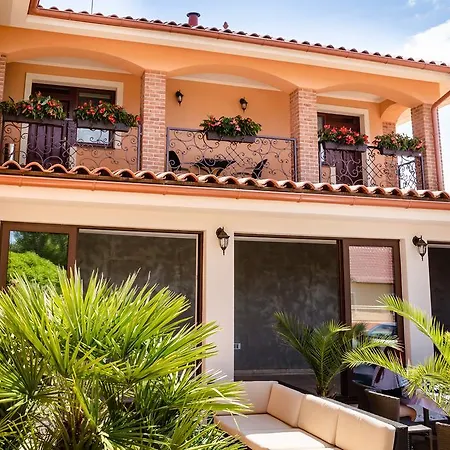 Corvin And Restaurant Veľký Meder