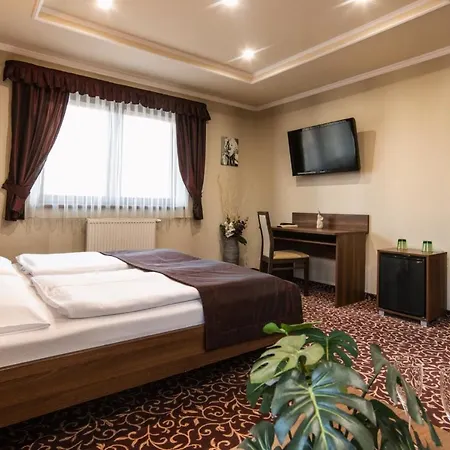 Corvin And Restaurant