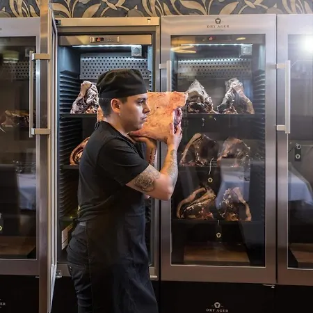 Corvin And Restaurant Velky Meder