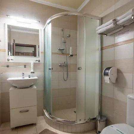 Penzión pre hostí Corvin And Restaurant Velky Meder