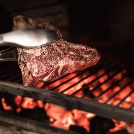 Corvin And Restaurant 3*