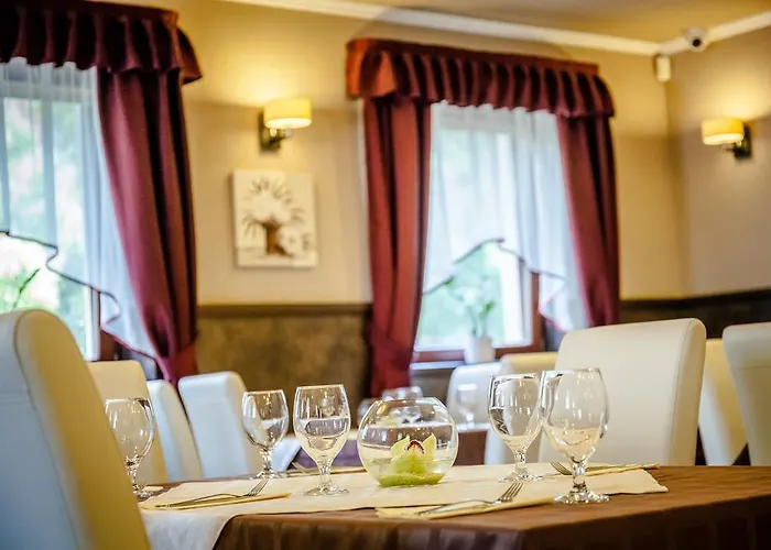 Corvin And Restaurant 3*