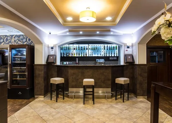 Corvin And Restaurant Гостевой дом 3*