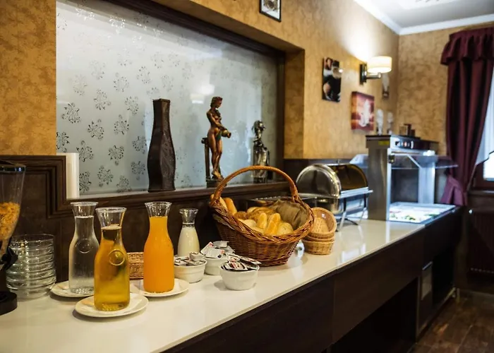 Corvin And Restaurant Гостевой дом Вельки-Медер